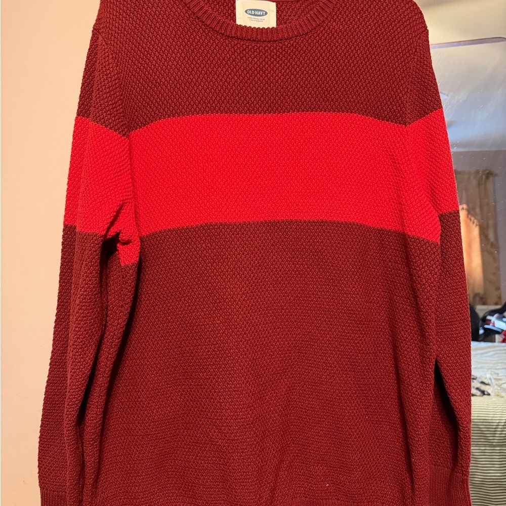 Old Navy Men's Red and Burgundy Crewneck Sweater